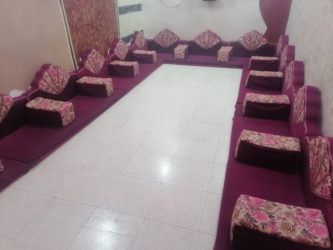 السلام عليكم
جلسه ايرانيه مضغوط يعني ما ينزل
١٦ متر نضيفه رقم موبايل ***********
