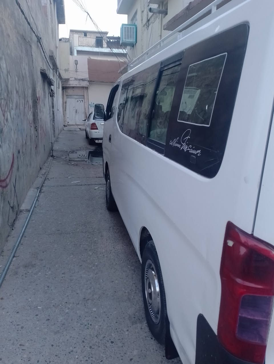 نيسان ورفان 2013 هيئه مرور صفر تدفئه شغاله تبريد شغال بس نقص غاز والله بس غاز سياره كلها وضع شركه محرك ينقص كل عشره ايام لتر اكسن كير شرط السعر 30 وبيها مجال بسيط شرعي بالموصل والسياره بالموصل رقم الموبايل المشراي لا يتصل ولا يراسلني على الصفحه ***********(***********
