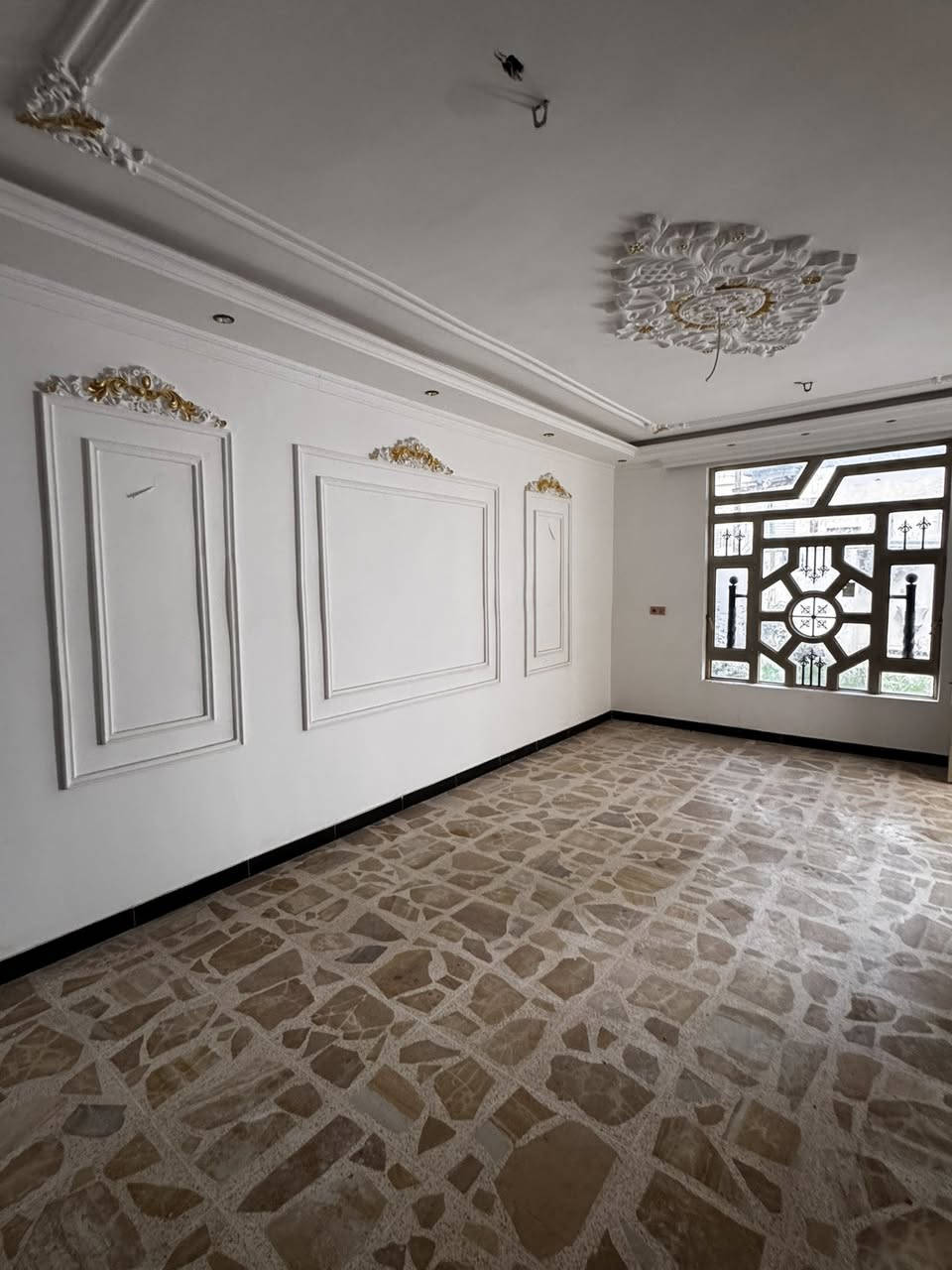 بيت للبيع بغداد سلمان باك البانوراما
جهة المدارس 

طابو صرف 

مساحة 250

واجهيه 10 نزال 25 

بناء جديد طابقين 2018

3 غرف نوم 

استقبال مطبخ 

صحيات عدد 3 وانتو بكرامه 

للاستفسار اكثر 

***********
