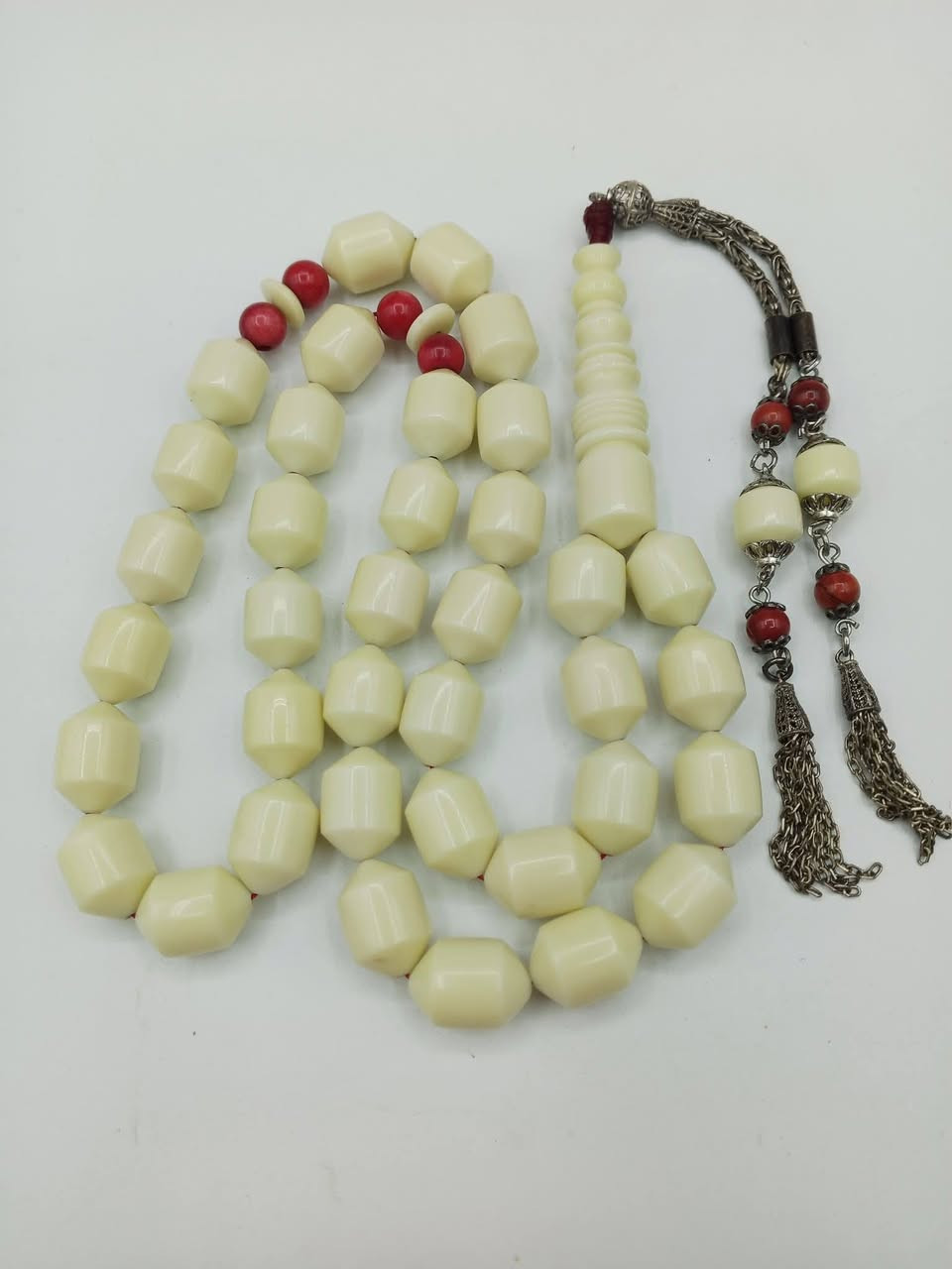 ..قطعة مميزة من السندلوس أصل طوبات بليارد .

..قطعة مميزة جداً كصة كويتي  جراخة يدوية بالكامل.

..37..خرزة  مطعمة بدبل فواصل مرجان .

..كروكشة فضة ومرجان  وخرز بالكركوش 

..وزن القطعة..111..غرام قياس الخرزه..16.. ونص ب 12.

..المهتم يتفضل خاص ويدلل..


**إذا كنت صاحب هذا الإعلان وتريد حذفه لأي سبب، رجاءا أرسل رسالة إلى الدعم الفني**