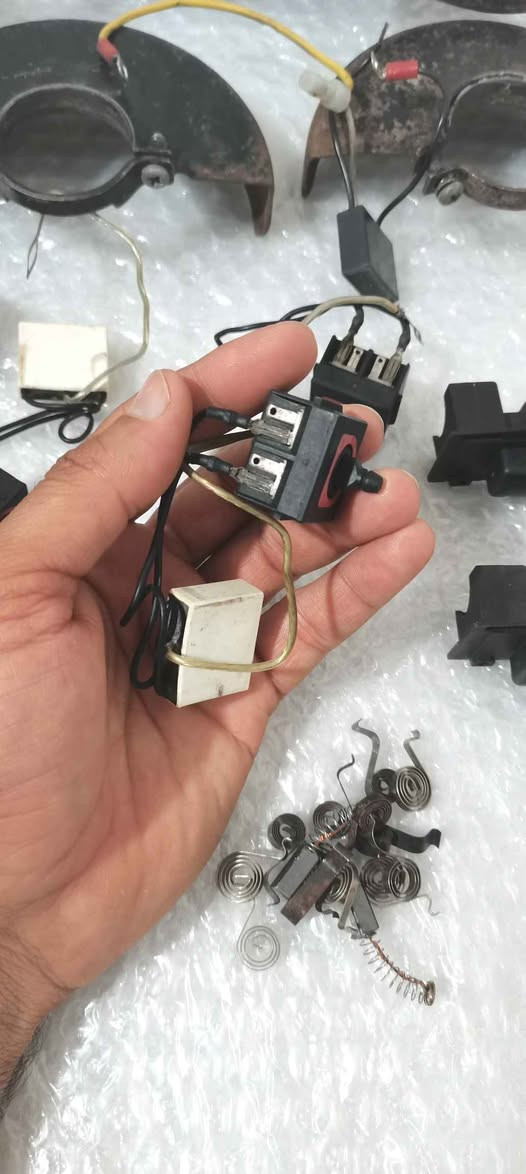 للبيع غراض كوسرات هيتاشي وا ماكيتا

صنع ياباني 🇯🇵

كلهن شغالات ونضيفات كلش

مكاني البصرة القرنة *********** القرنة, البصرة
