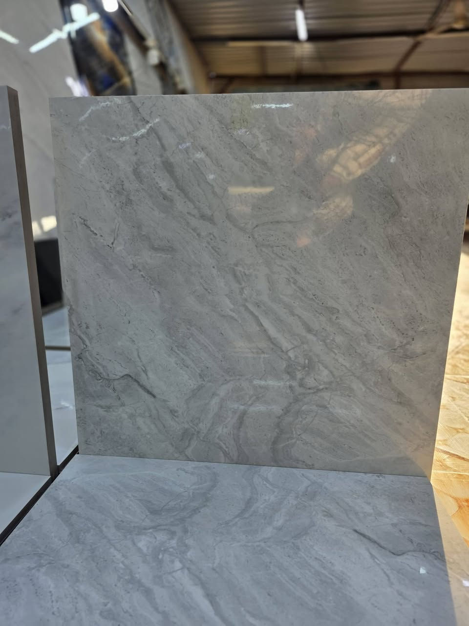 بفضل الله تعالى وصول ارضيات بورسلين درجة أولى مكفول والضمان حقيقي.  مكان الصويره تقاطع حي زهراء يوجد خدمه توصيل 
***********
***********
***********
***********
