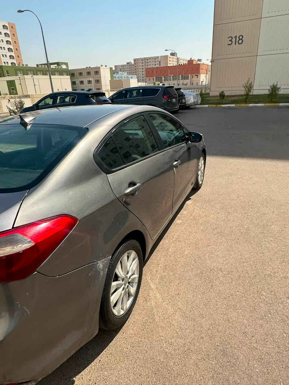 فورتي ٢٠١٦ وارد امريكي
محرك ١٨٠٠ دوش 
محرك و كير وتبريد كفاله 
رقم السياره اسليمانيه 
السياره باسمي 
مكان السياره بغداد بسمايه 
التواصل واتساب 
رقم ***********
السعر 100 $
