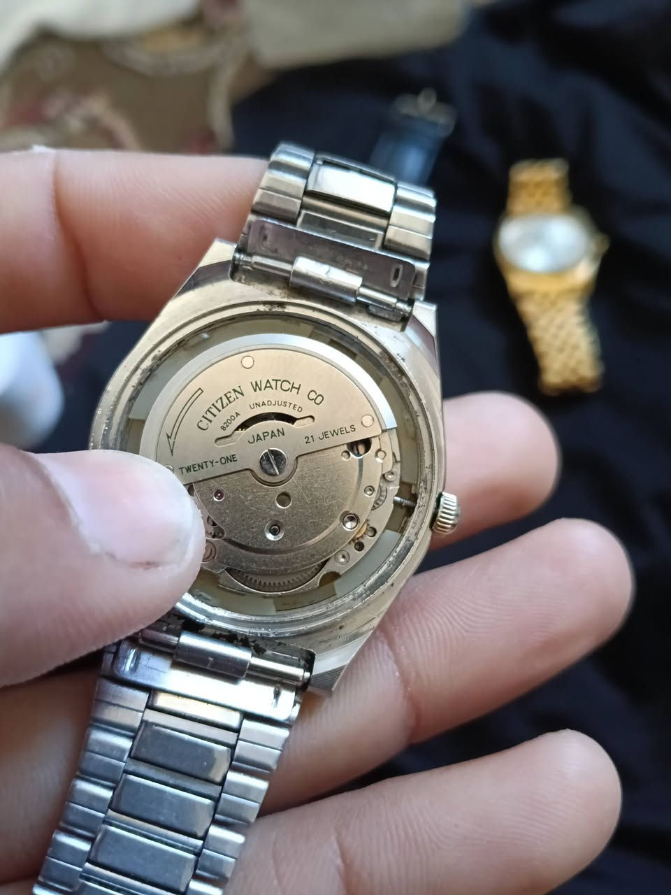 سيتيزن إيجل 7  (Citizen Eagle 7 Automatic )
ڤنتج، وتعتبر قطعة استثنائية لهواة جمع الساعات الكلاسيكية. 
التصميم: تتميز بقرص أسود مع لمسات ذهبية وتصميم كلاسيكي قديم.
المميزات: تحتوي على نافذة لعرض اليوم و التاريخ عربي انكليزي مميز
الحركة: تعمل بحركة أوتوماتيكية (21 جوهرة).
المواد: الهيكل والحزام مصنوعان من الفولاذ المقاوم للصدأ (Stainless Steel). 
السعر خاص


**إذا كنت صاحب هذا الإعلان وتريد حذفه لأي سبب، رجاءا أرسل رسالة إلى الدعم الفني**