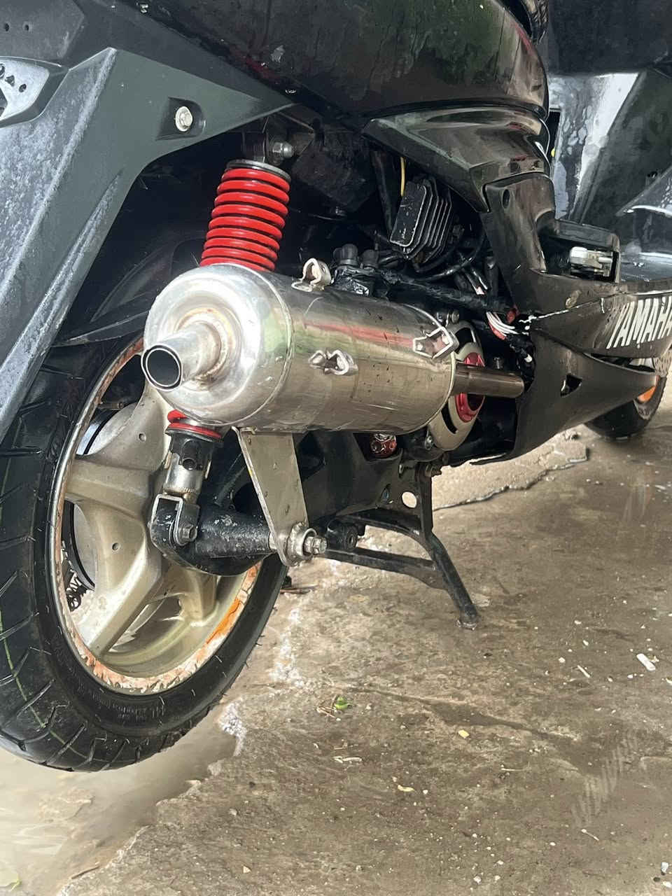 السلام عليكم دراجة سكنس فحل  حديث بيها غراض تزويد  بيها بوري عدل كلج خلفي  بجم كاربون سبايدر كاربون تغليف الياف للاستفسار على الرقم *********** سعرها كسر 550 وبيها مجال
