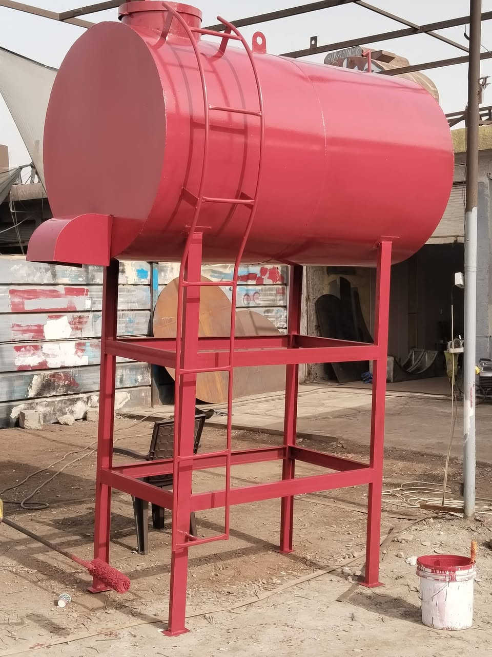 حدادة علاء 
لصناعه كافه انواع الخزانات♻️
من(1000لتر) الى (54.000الف لتر) 🌀
 (للماء_والكاز_والبانزين_والنفط)💦
1-خزانات/منظومات الاطفاء🧯🔴
2-خزانات/حديد مغلون للماء💧
3-خزانات/كاز للمولدات كافه الاحجام💯
4-خزانات/للبانزين_والنفط كافه الاحجام💦
5-خزانات/تفصال حسب الطلب↘️
           (دائري🔴) (مربع🟥)
بغداد جرف النداف 
***********
