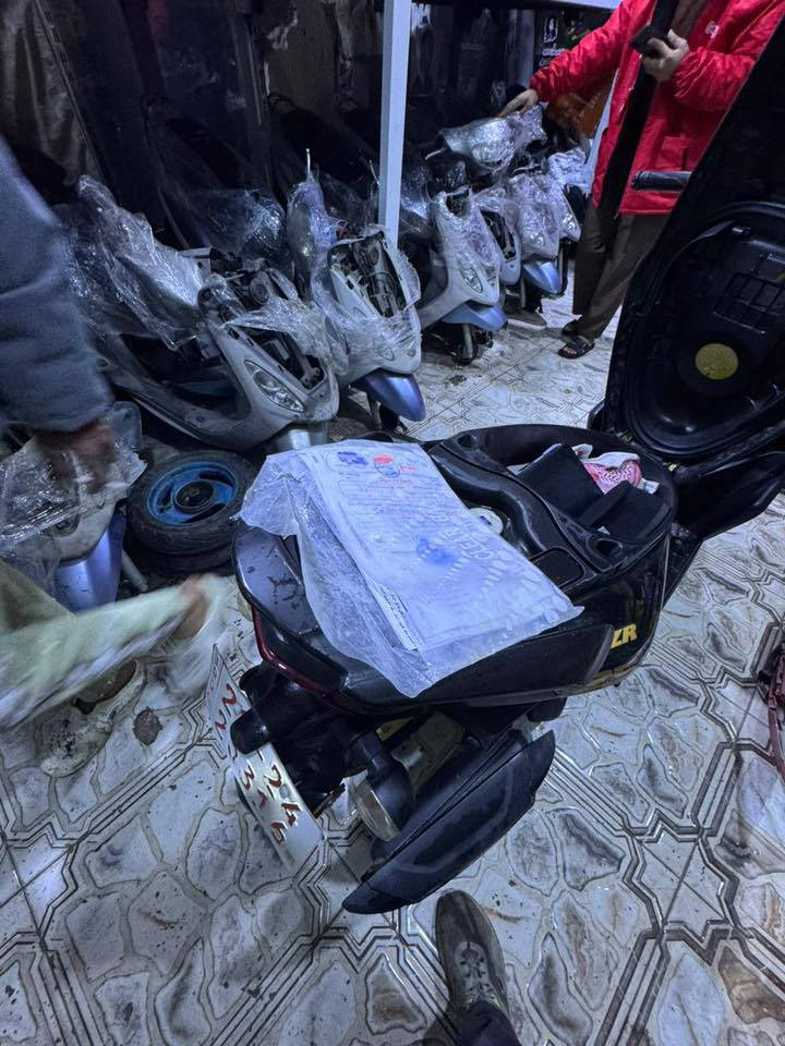 موديل 23 اوراق اربيل قفلهة ثنين
***********
