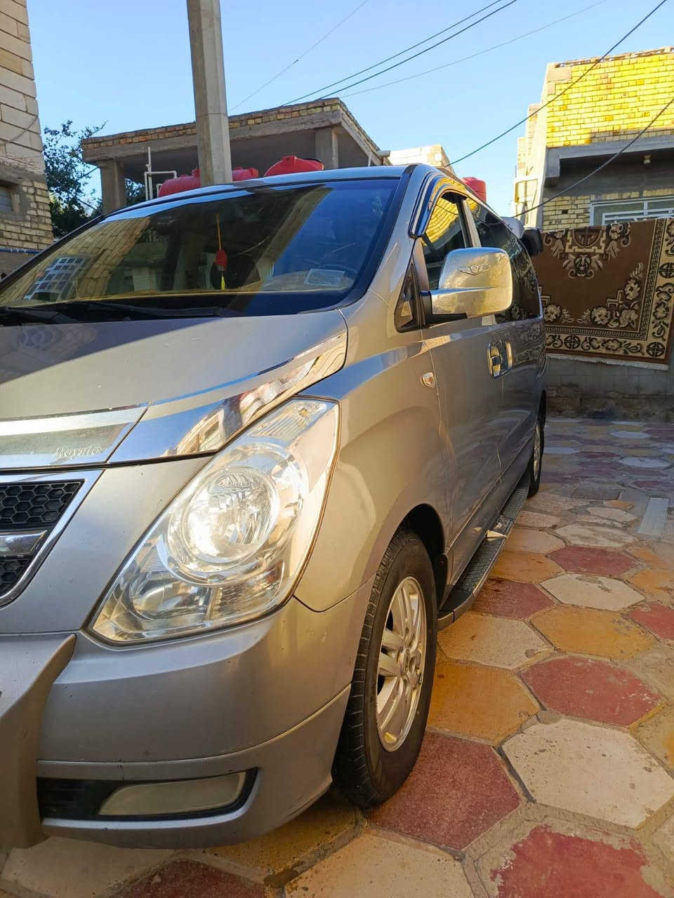 للبيع 2014 مرمزه 2018 محرك فوك مجول جوى سبلاين قبل شهر شاده هو الكير تخم تاير مرشوشه صفحه العبري بكوريه ومعجون بلجاملغ الخلفي نفس الي واضح بلصور رقم بصره انكليزي سعر١٧٠ /***********/عنون السياره البصره قضاء المدينه
