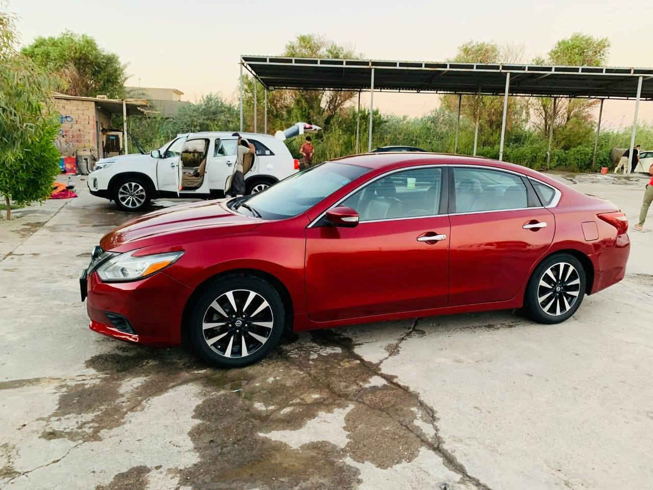 السعر (125) ALTIMA _2018 (SL)
▪️كير ومحرك وحدادية مكفولات 
▪️اعلى مواصفات SL عدى الفتحة تدفئة بالستيرن والكشنات كشنات كهرباء كامرة وشاشة ورادار ومثبت سرعة وتحكمات ستيرن  
▪️سنوية لل30 وبعد شهر يلا تسقط الهزة والبراد 
▪️تدفئة شغالة كامل والتبريد جيد بس مو كلش ثلج
▪️معلاية خلفي امامي تاير بلادي ويل كب ١٧
▪️حادثها جداً بسيط وموضح بالصورة باب السكن مبدل بسبب الخسفة الواضحة بالصور وجامرلغ الخلفي جهة السايق وربع من الباب 
والسونار موجود 

(السعر ١٣٥ ) 
للأستفسار مراسلتي على الصفحة▪️كير ومحرك وحدادية مكفولات 
▪️اعلى مواصفات SL عدى الفتحة تدفئة بالستيرن والكشنات كشنات كهرباء كامرة وشاشة ورادار ومثبت سرعة وتحكمات ستيرن  
▪️سنوية لل30 وبعد شهر يلا تسقط الهزة والبراد 
▪️تدفئة شغالة كامل والتبريد جيد بس مو كلش ثلج
▪️معلاية خلفي امامي تاير بلادي ويل كب ١٧
▪️حادثها جداً بسيط وموضح بالصورة باب السكن مبدل بسبب الخسفة الواضحة بالصور وجامرلغ الخلفي جهة السايق وربع من الباب 
والسونار موجود  
للأستفسار مراسلتي على الصفحة


**إذا كنت صاحب هذا الإعلان وتريد حذفه لأي سبب، رجاءا أرسل رسالة إلى الدعم الفني**
