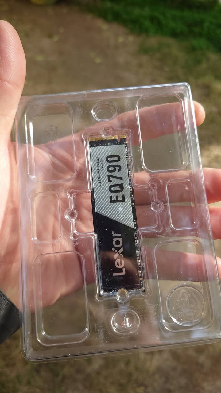 السلام عليكم 
متوفر 
لكسر جيل رابع 
1tb 
2tb 
4tb قطعتين


**إذا كنت صاحب هذا الإعلان وتريد حذفه لأي سبب، رجاءا أرسل رسالة إلى الدعم الفني**