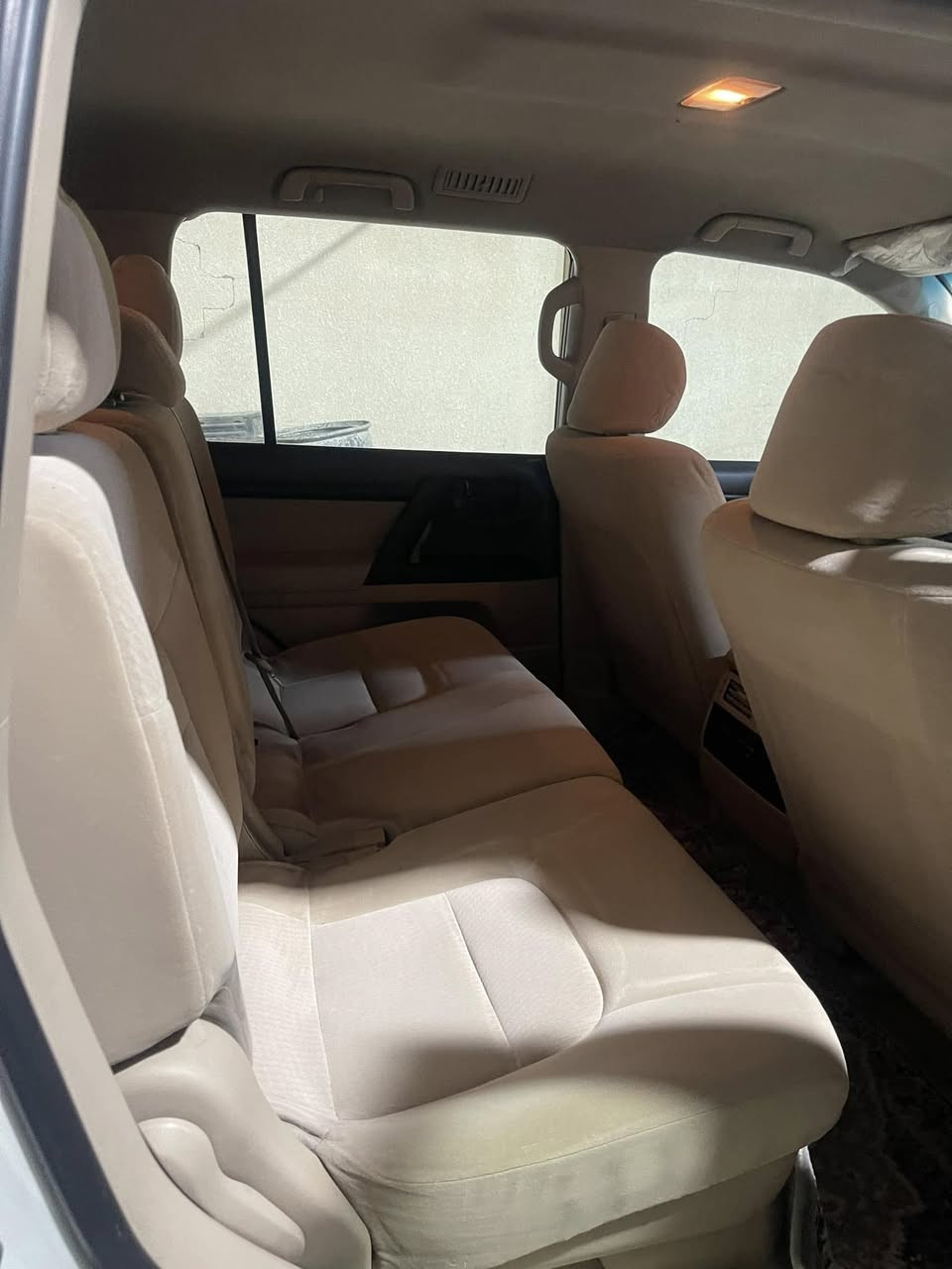 سلام عليكم 
لاندكروزر كاز 2015 v8 السياره محرك وكير بل كارتون مكفوله كفاله عامه حداديه مال شركه بل كارتون تخم تاير جديدالسياره ما تنفخ ولا تنقص رقم بصره بسمي تحويل بنفس اليوم ومعروفه مواصفات ال2015السعر 410وبيه مجال العنوان بصره زبير ***********
