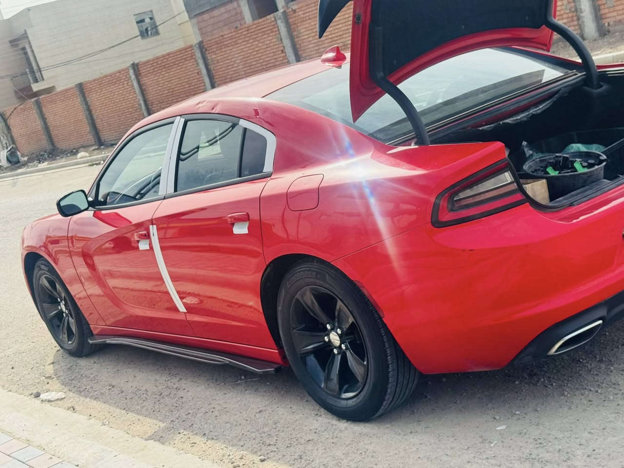 السلام عليكم
دوج جارجر ٢٠١٧ SXT

ماشيه ١٣٢ ميل 

موصفات ال SXT معروفه 

احمر طماطي محرك 3600

رقم اربيل بأسمي هزه وسنويه جديده 

تخم تاير جديده  وصدر السياره مناقصها كلشي 

كليييييين تايتل حته دعاميات كفاله بدون فتح بدون تبديل اي قطعه امريكي

هاي الطخه بتكمه مال طابوكه 

ملاحظه كلشي موضح بالمنشور وسونار موجود 

ملاحظه اذا اكو مراوس جارجر 
لون تفاحي كلين 

مكاني بغداد اليوسفيه عالدولي 

السعر ٢٠٥ وبيها مجال

***********
