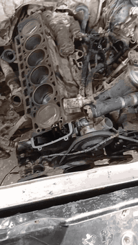 من رخصه الادمن تم تبديل كازكيت بي ام 735 مكينه 35 والعمل موجود داخل الفديو من اول مانفتحت السيارة الي مابعد اكمال السيارة المكان الرمادي الجزيرة شارع الجراشي قرب دار الضيافه *********** باداره ابو احمد أبو أحمد النعيمي
