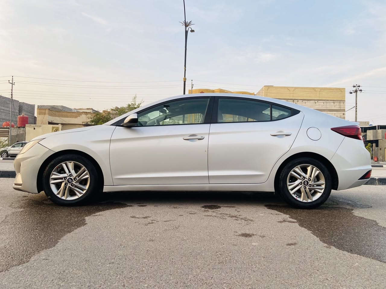 السلام عليكم  هونداي النتره 2019 وارد امريكي رقم أربيل رقم جديد شرط التحويل سياره كارتون
 
ضرر السياره ( فقط بنيد ، شاصي لغد كفاله ) 

- مكينه 2000 كفاله كيرهه AT كفاله 
حداديه تبريد كفاله بيهه منضومة زنون 
السياره ماشيه 107mi
 مواصفاتهه معروفهه 
السعر ب135 
بصره دور الشرطة 
*********** اتصال 
*********** واتساب
