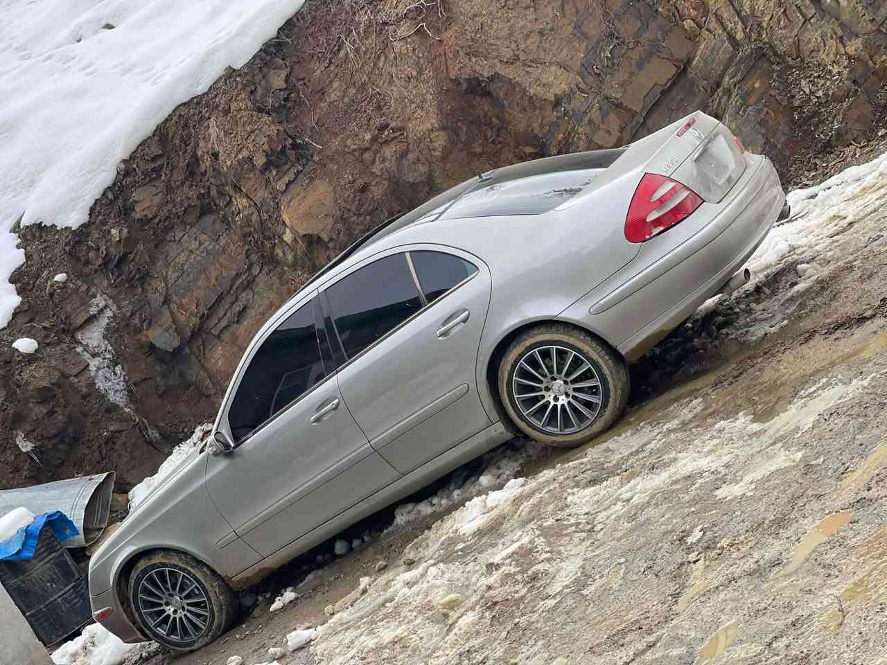 مؤديل 2006ي 6پستؤن قه پات مواسه فات گير مه كينه به شه رت هه مو گياني به شه رت 
شوين .سؤران 
ژم .*********** أربيل, العراق
