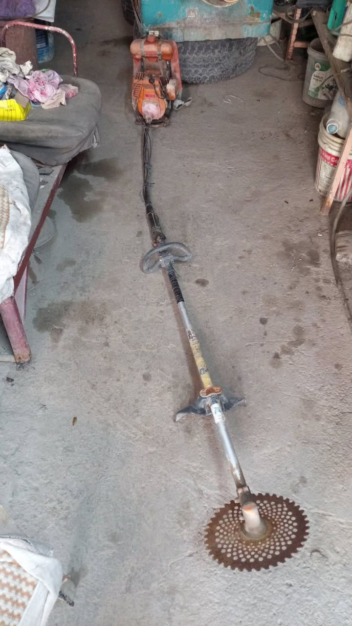 السلام عليكم للبيع حاشوشة نضافة ٩٠ % السعر ٥٠ الف قفل
المكان - صويره 
للاتصال ***********
