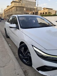 اللنترا 2024 صيني سيارة جديده بيه بارد بلباب الخلف السايق فقط فول مواص...