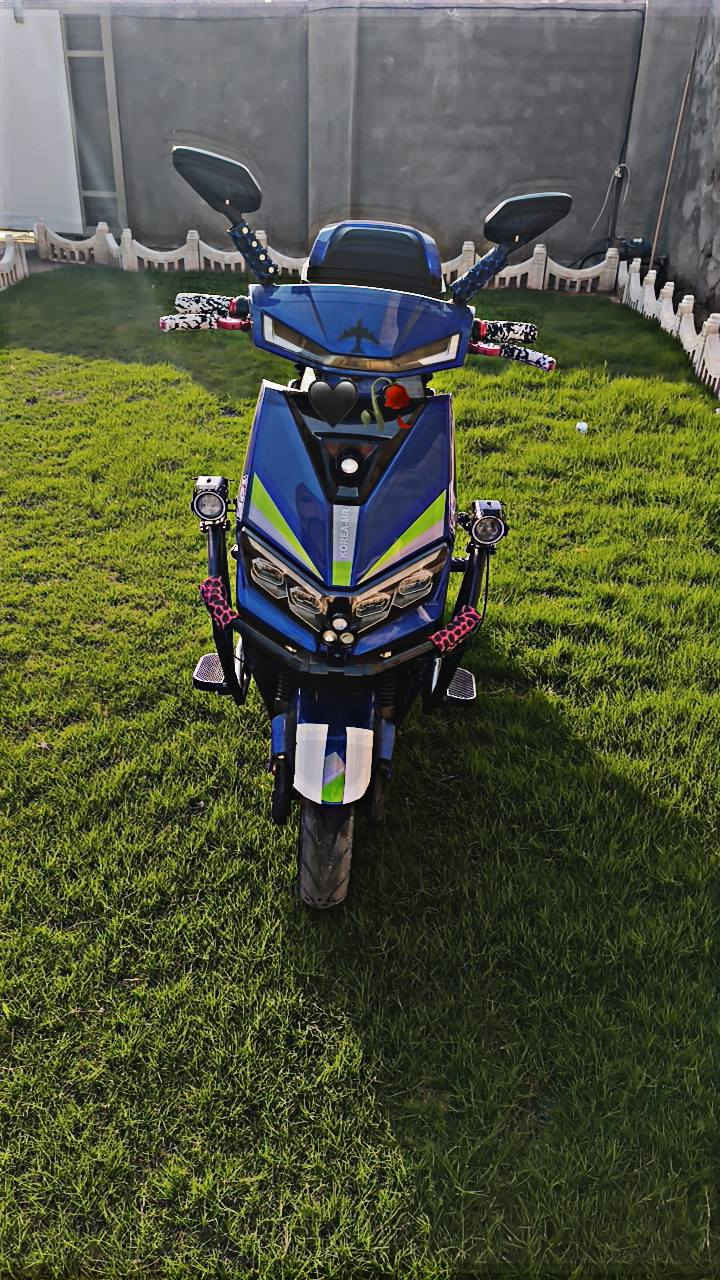 سلام عليكم موطورسكنس شحن للبيع نوعيه كوريه مار الموطور جديد بعده لك مستخدم شهر نعوعيه البطاريه لون رصاصي بطارية 46انبير مو 32 لا 46انبير يعني مزود والعقل مزود الملف 2500   الموطور يمشيك 60كيلو متر حقيقي  سرعته 99حقيقي نضام بك بيه لايت رماش ولا نقطه زنجار بيه
المكان فلوجه حي الرساله 
للتواصل *********** بس واتساب
للاتصال  ***********                  السعر 800
