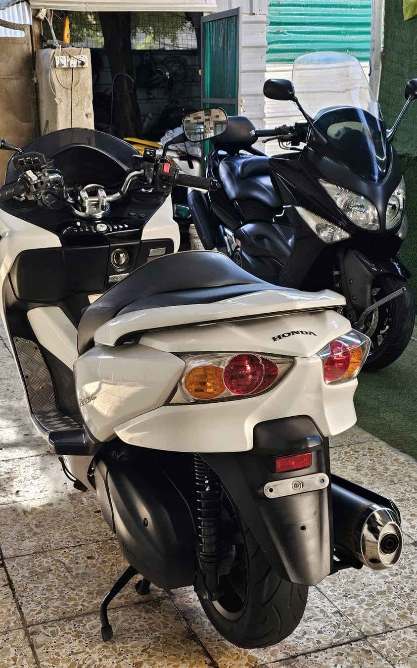 #تـــحفــه_فــنـيـه #رمبه_وكاله #زيرو
ياالله فورزه MF صفر 10 جديده لوك  وكاله شركه زيرو ماشيه 7 الاف  نظافة 💯بل 💯  لون مميز ابيض صدفي   المواصفات 

7 كير 4 تحويلات 

نظام سبورت +اوتمواتيك

مسجل راديو 📻 بلاد 

نظام ABS مانع انزلاق 

نظام سكيورتي 

جهاز انذار مانع سرقه 

تحكم ستيرن 

تدفئه بل يدات 

ماصدات كرستال 

اوكس موبايل 📱 

بصمات عدد 2 

سويج طوارئ 

سايد بريك +كلوب جنطه 

ستاند حساس+عدة الشركه 

المسافه المقطوعه 7 الف زيرو

الدراجه بحاله الوكاله بعدهه الجناي يتصل ويدلل مكاني بغداد    رقم 📱 *********** 

توصيل جميع المحافظات موجود الشماليه والجنوبيه  اخوكم حسام فورزه
