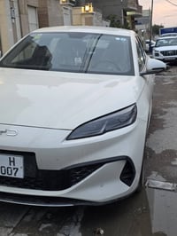 BYD سيل ٦    مرقم بغداد موديل ٢٠٢٥  عداد المسافة٩٠٠٠ كيلو  ٤ كامرت  قم...