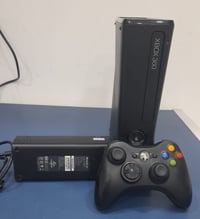 اكسبوكس ٣٦٠ سلم • هارد ٢٥٦ جيجا • جوستيك كامل