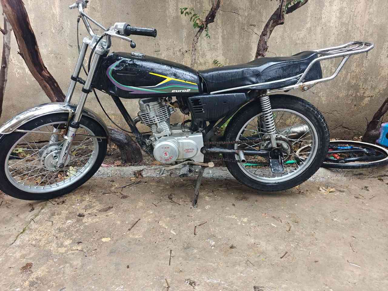 بارت للبيع محرك نشط اخرس لاصرف ولادخان سعر 200وبيه مجال قليل استفسار 0781 685 7614
