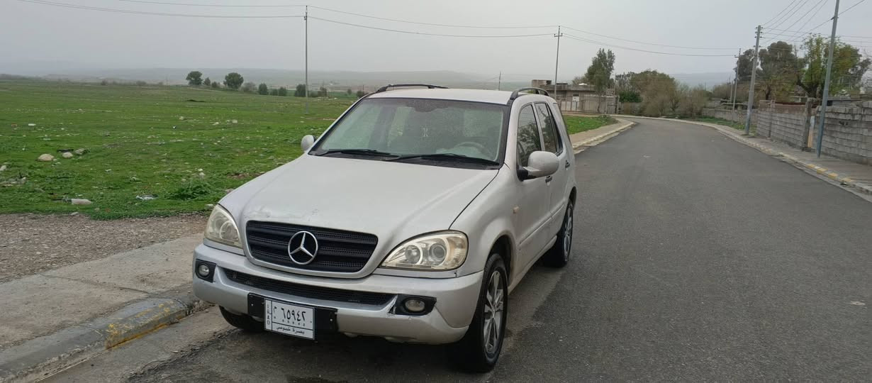 مارسيدز ML حه جم 320 مه كينه ي شه ش بستون فور ويل گير عا ديو تو ما تيك مه كينه و گيري به شه رت كاره باي هه موي ئيشه كات سه ياره كه بيسه ره تا يه ساقه به شه رتي مو سو برا وه نه بيت چوار تا يه ي تازه سه يار كه بيده عمو ليدرا وه به شه رتي ئه وه ي ما لي كه س نه بيت كيشه ي مه ده ني نه بيت ژ.م*********** كالار, السليمانية
