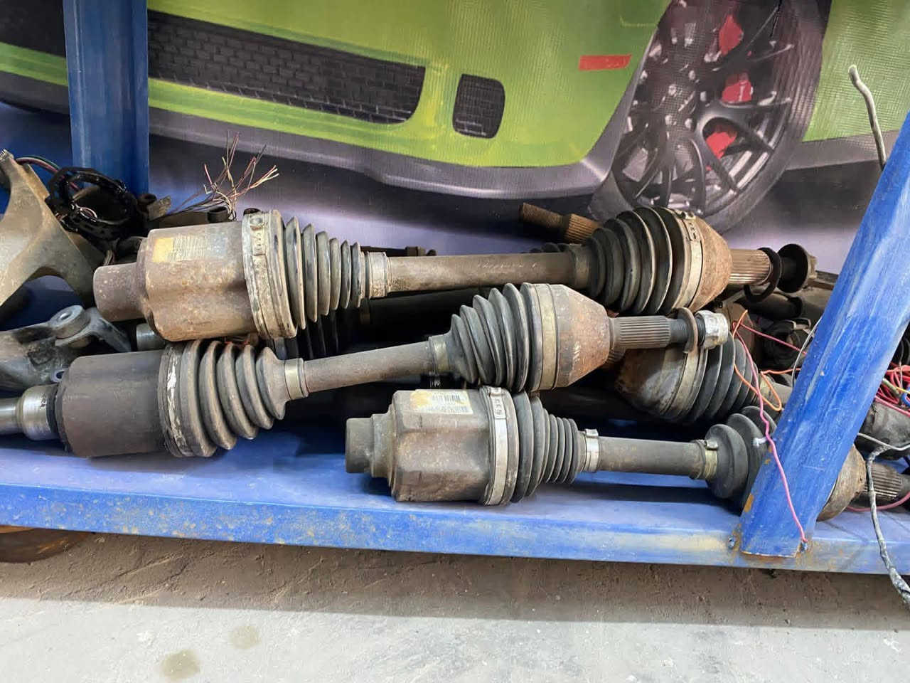 🔧كل شيء يخص الادوات الامريكي  الافنجر والجيب بكل انواعة و c200والدوج متوفر لدى Detroid Garage احمد المشايخي
🔩العنوان / بغداد الدورة شارع 60 
⚙الرقم /***********
راسلونة عبر الصفحة او واتساب متوفرين دائما لخدمتكم 💪🛠🔩
