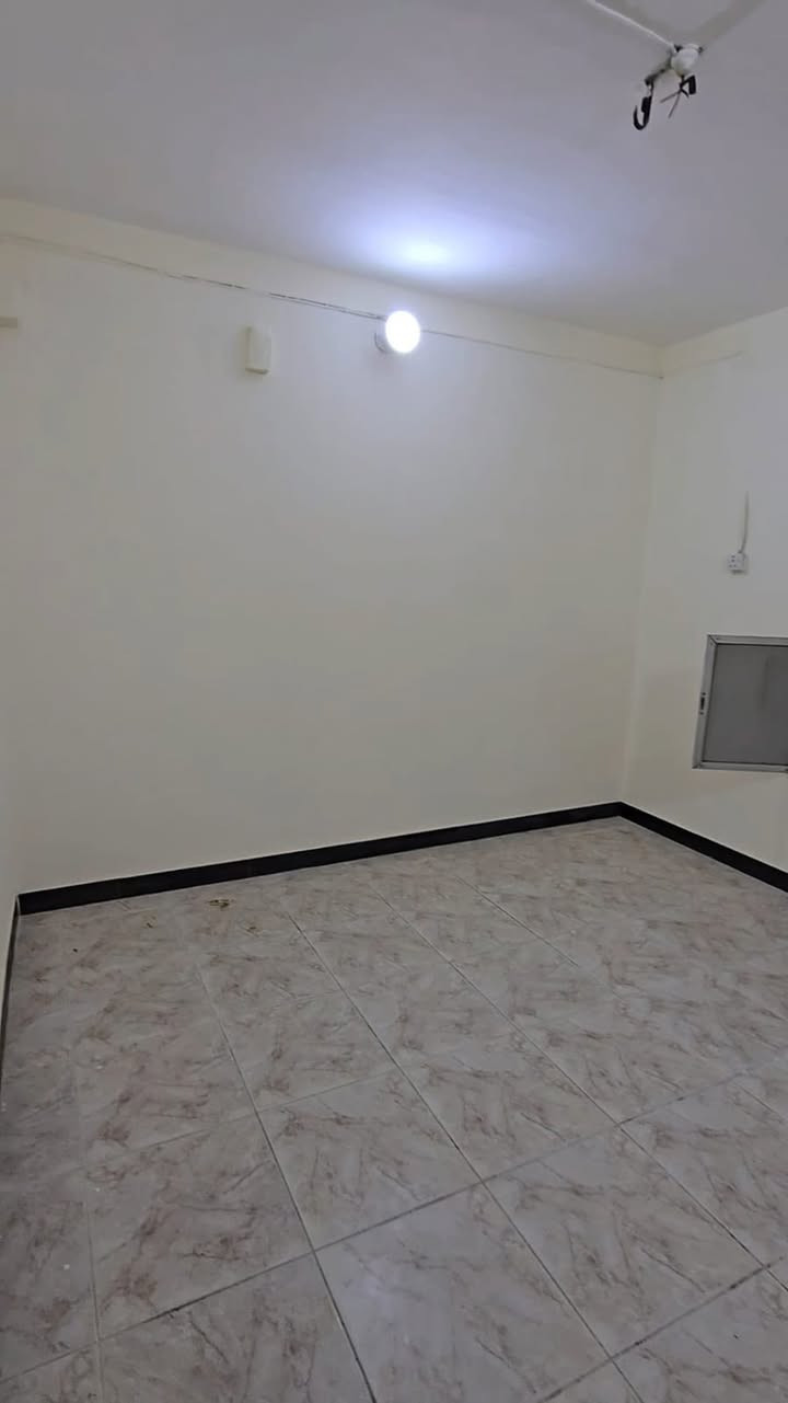 للايجــــــــــــار ✅ 
.
بيت طابقين للايجار في الموفقية الاملاك مساحة 180م بناء حديث 
البيت نضيف و جاهز للسكن مناسب للعوائل
.

مواصفات البيت / 
.
غرفتين ، صاله ، استقبال ، مطبخ ، صحيات داخليه و خارجيه ، كراج 
.

سعر الايجار 650 الف
.

✅ الذهبي للاستثمار العقاري ✅

#مجــــــاز_قانــــــــونيــاً
—————————————
#ملاحظه لعملائنا الكرام يتوفر لدينا عروض عقاريه بيوت للبيع والايجار في كافة مناطق محافظة البصره كذلك يتوفر لدينا بنايات تجاريه للبيع في مناطق ممتازه بوارد شهري ممتاز 
‏‌‎ للمعلومات اكثر التواصل على الارقام الموضحه او زيارة
الموقع 
البصره_ شارع عام حي الزهراء _ قرب مستشفى النفط
***********

رابط القناة
‏https://t.me/ooliiy

#عقارات #بيت #دار #للبيع #استثمار #البصرة #العقارات #الجنينه #الطويسه #كورنيش_شط_العرب #ايجار #بيع 
#مركز_البصرة
