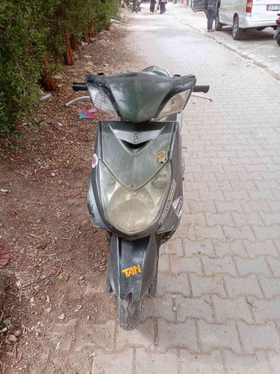 السلام عليكم عندي سكنس فحل كابريتر للبيع شغاله نكره مكينه حلوه طسته ناعمه لاتبخير  ولانضوح كهربائيات شغاله مكاني بغداد ساحه عدن السعر 250 نهايته هذه رقمي *********** اتصال
