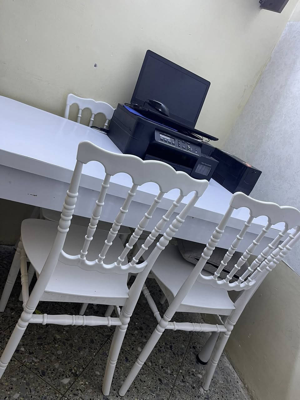 ميز طعام للبيع مع ٤ كراسي لون ابيض نضافه ٧٥٪؜
مكاني كاظميه جكوك سعر ٨٠ الف


**إذا كنت صاحب هذا الإعلان وتريد حذفه لأي سبب، رجاءا أرسل رسالة إلى الدعم الفني**