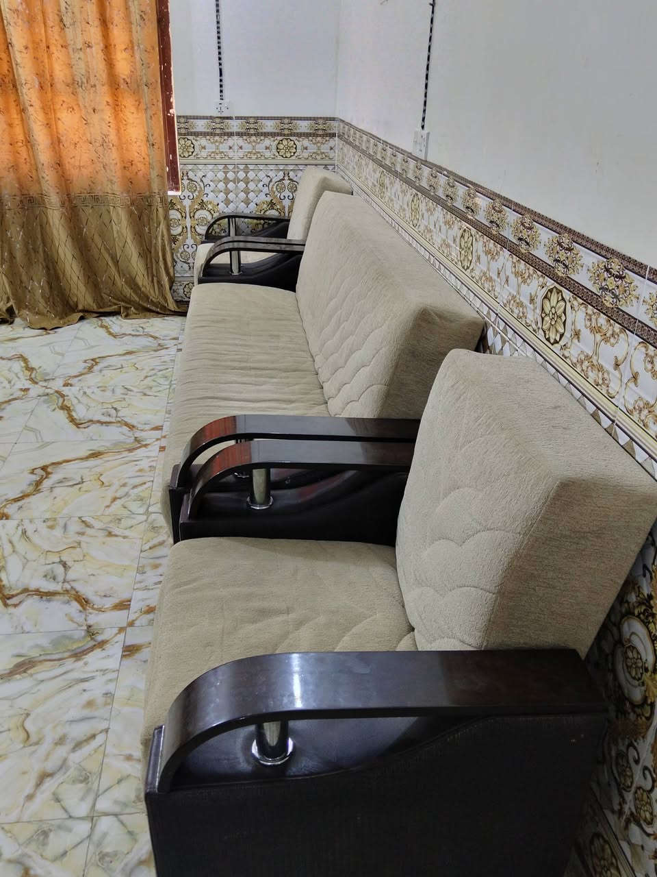 من رخصة لادمن
سلام عليكم تخم تركي اصلي   حلو ونضيف وستخدامه قليل نضافه مثل مابصوره لسعر550الف وبيه مجال


**إذا كنت صاحب هذا الإعلان وتريد حذفه لأي سبب، رجاءا أرسل رسالة إلى الدعم الفني**