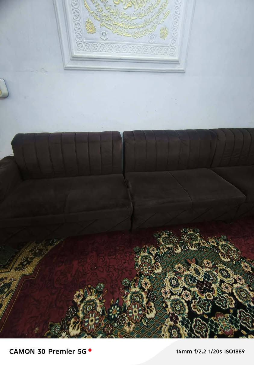 السلام عليكم طخم البيع مرتب 12متر مكان موصل ايسر سعر 400الف بي مجال قليل تواصل ***********
