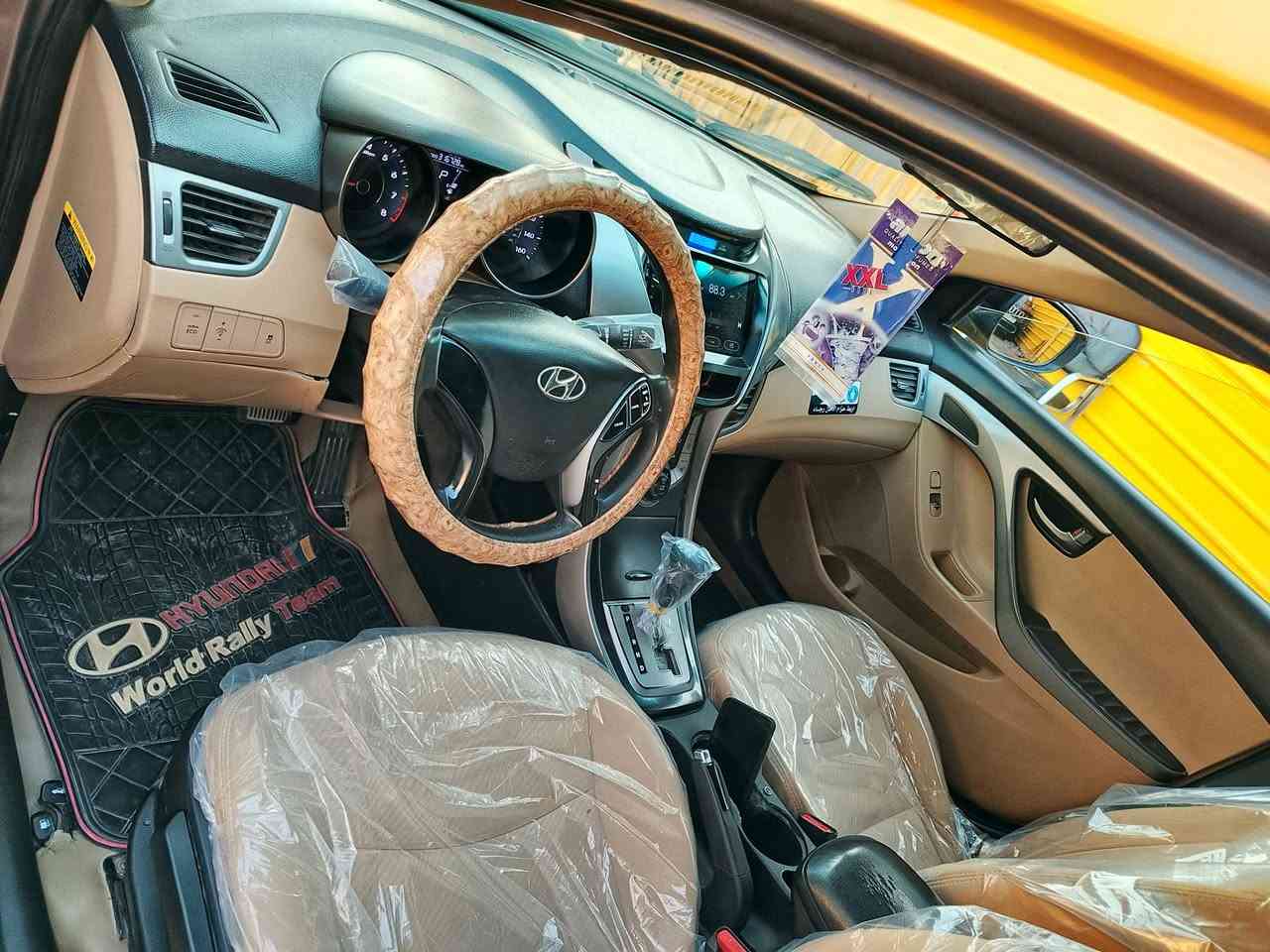 .السلام عليكم 
النترا للبيع موديل 13 
بي صبغ جملغ بنيد  رقم بغداد مشروع وطني تحويل ثاني 
سياره بلادي كير محرك تبريد مكينه كفاله 
تبريد ثلج 
دوخل نظيفه سياره حلو معنا الكمله بل عافيه 
محرك 1800 دوش
سعار سياره 90بي مجال شي بسيط 
العنوان بغداد بلديات نتصل وتدلل 
***********
