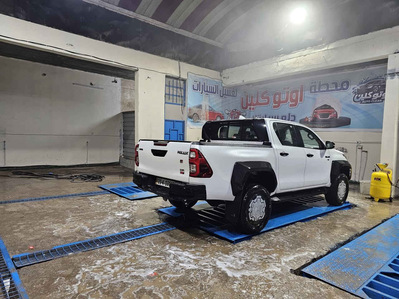 سلام عليكم عندي سياره البيع بيكم جي ار موديل2024 رقم سلمانيه سياره مكفوله كفال عامه ماشيه 20 الف عنوان بغداد ولشراي يتصل عى رقم ***********
