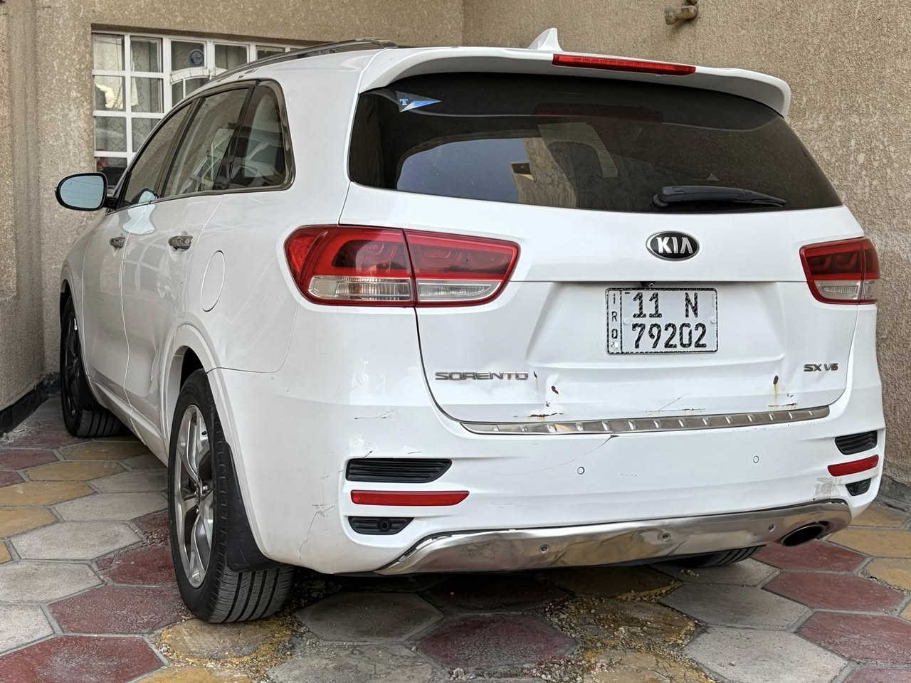 السلام عليكم 
سورنتو 2016
وارد امريكي حادثه بابين ومبدلات نفس اللون 
وقطعتين كلير من امريكا
فول مواصفات 
بانوراما 
بصمه 
جلد 
مكينه 6
7 راكب 
كشنات تدفئه وبعد بيه هواي مواصفات
ماشيه 148 
السعر 175$
للاتصال
 ***********
