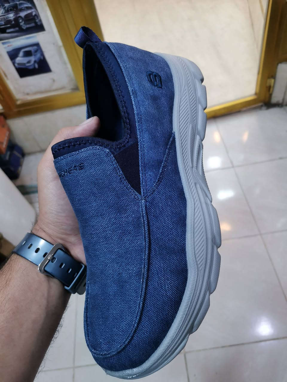 احذيه الشباب عشار حنا الشيخ سعر 20 الف يتوفر توصيل ***********
