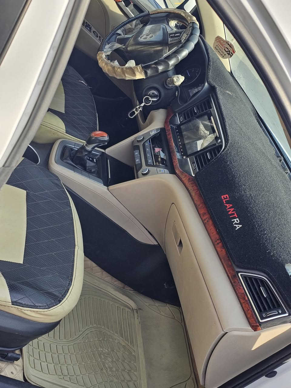 السلام عليكم 

النترا موديل 18 ابيضّ خليجي 

السياره كفاله من الصبغ والبارد 

كير محرك شرط بدون فتح او تبخير

صدر جديد تبريد تتفئه جاهزه ع اخير

شرط التحويل ثاني يوم مكاني بيجي 

بدون خاص شراي اتصل سعر 145

وبيها مجال ***********
