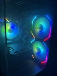PC للبيع  GPU 7800xt 16GB   CPU I5 13400F   RAM 32gb DDR4  الرامات قاب...