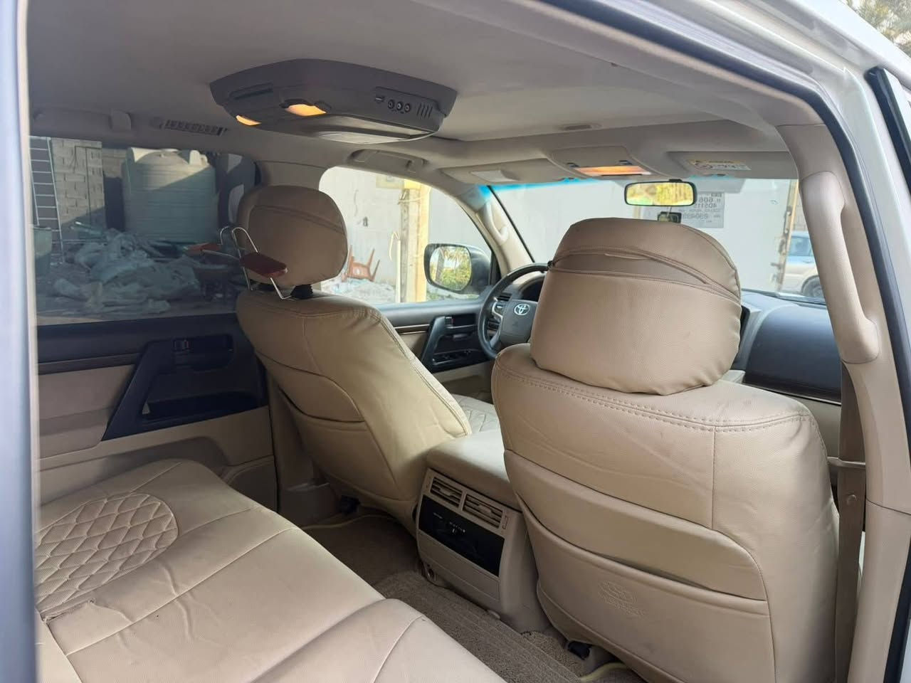 السلام عليكم
لاندكروز ٢٠١٩  بريم اصللل 
ماشية ١٢٠ 
فووول موصفات  
السياره جديده بمعنى الكلمه مال بيت 
بيه بارد اقل الشبر بالباب الخلفي 
السعر. . 50$ وبيه مجال

الاتصال ***********
