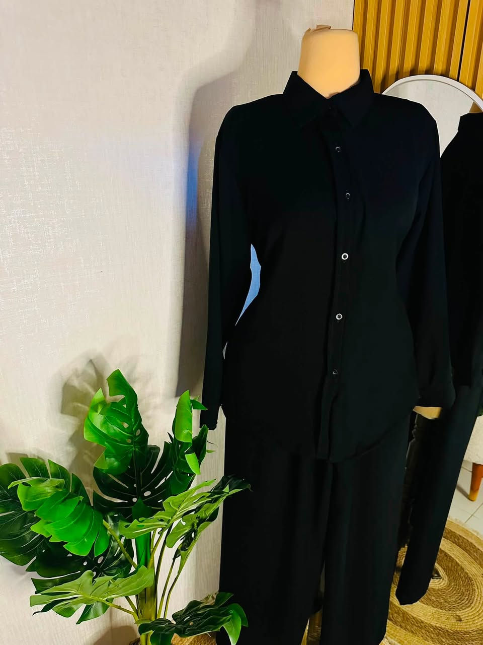 #سوت نسائي 🏴🏴
خامه بارده 
قياس l_xl_xxl_xxxl

موديل يجنن ونازك قالبه راهي للطلعات السريعه ✨
✨✨🏴🏴🏴🏴🏴


**إذا كنت صاحب هذا الإعلان وتريد حذفه لأي سبب، رجاءا أرسل رسالة إلى الدعم الفني**