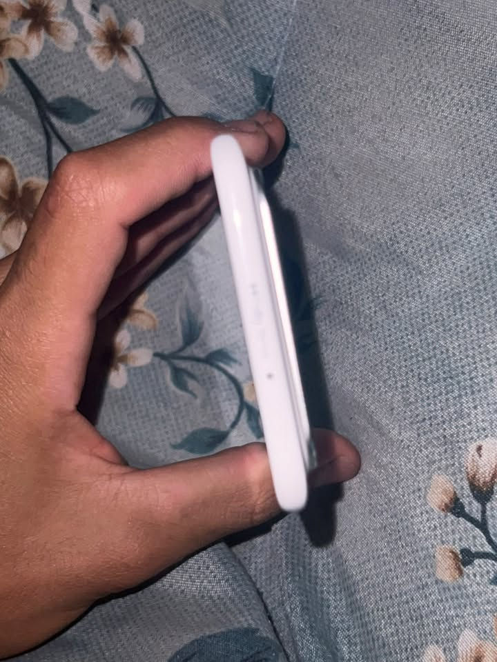 تكنو بوفا سلم ذاكره 256 بطارية مية ستخدام اقل الشهر لكن شاحنة ضايعة كارتونه موجودة 250 قفل بدون عملة
***********
