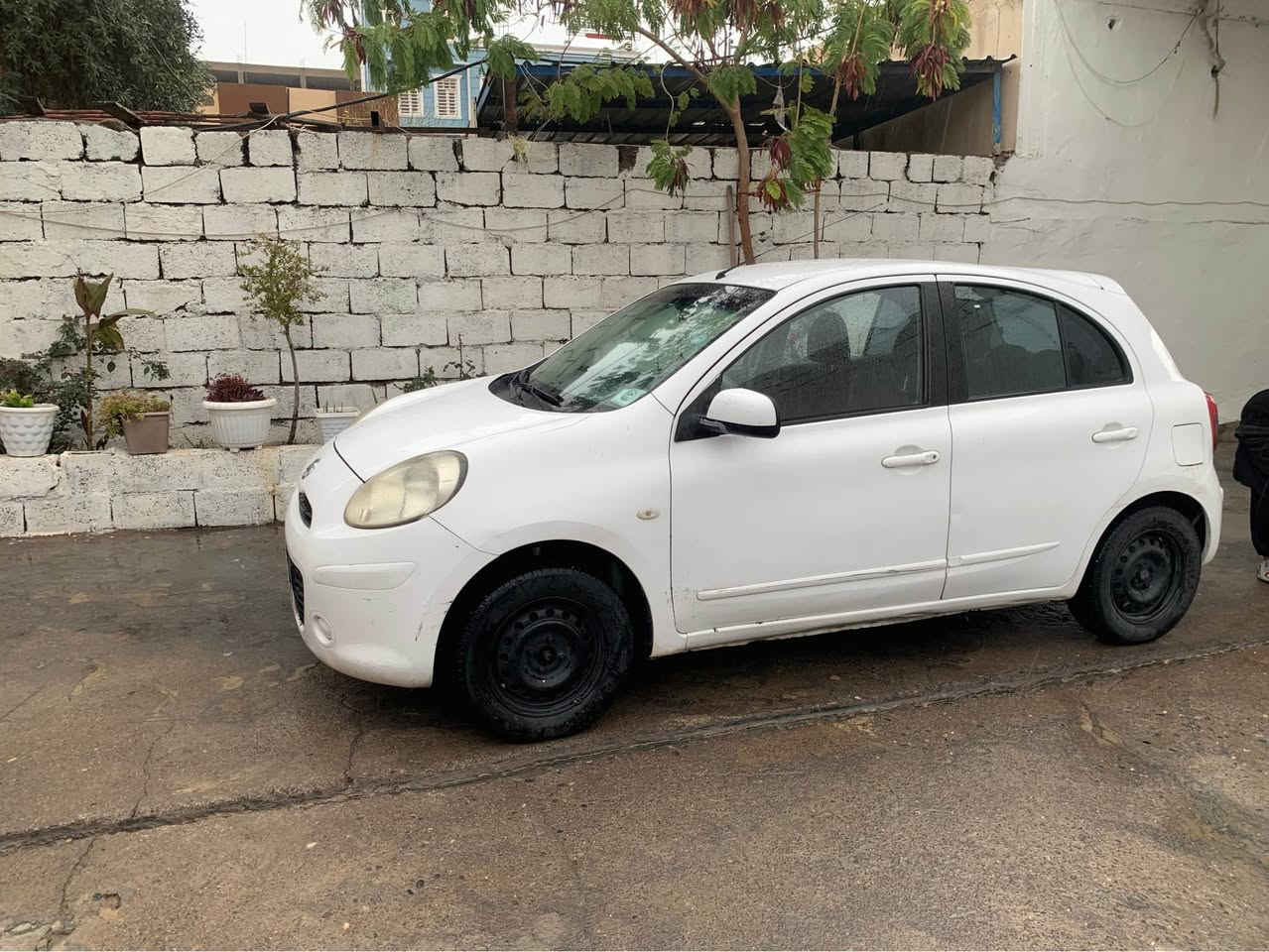 نیسان میکرا ٢٠١٥ سیارەکە بی سبوغە ٣ شوینی تحدیلی بچوکی هەیە  خەلیجیە بی تەقەو رەقەیە بەناووی خۆمە سەنەوی بەسەرنەجوە سحری ٨٨ بۆ پەیوەندی 
*********** أربيل, العراق
