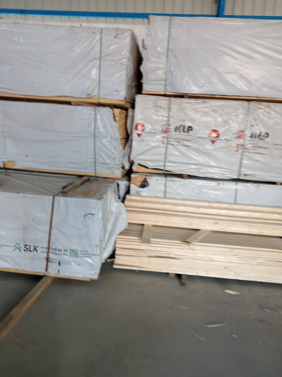 تم تجهيز احد النجارين قضاء الرفاعي الوح روسي تارس مجفف درجه اولي لبيع جمله ومفرد  عنوان قلعه سكر مقابيل جسر البتروناس الطريق العام رقم الهاتف ***********
