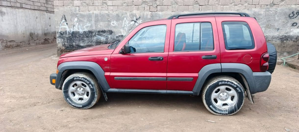 السلام عليكم جيب لبرتي 2007
جاهزه من كل شي بس المحرك خيط تبخير
السعر 75 بسمي تحويل مكان البصره هاتف ***********
