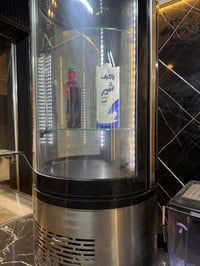 عارضه كيك حجم ١٠٠ لتر نظيفه جدا بسعر مناسب قطع ايطاليه (الميلاد) العنو...