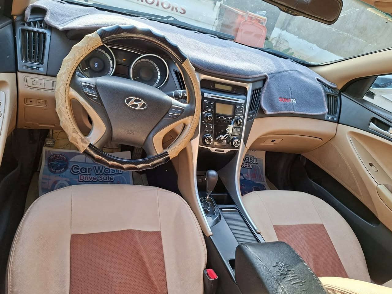 السلام عليكم
سوناتا 2011
خليجي
كير مكفوله
مكينه مكفوله
صدر جديد 
منظومه تبريد وفريز جديده
بانوراما 
كرسي كهرباء
مري شفط
اشاير بالمري
ماشيه 145 الف
رقم بغداد 
تحكمات ستيرن

السياره مكفوله عده بس بيها كلير للحفاظ علئ الصبغ مالتها وحاليا الكلير ديتكشر ويطلع الصبغ الاصلي مالتها يعني فقط كلير وديوكع هسه ويطلع صبغها لاصلي واكو تعديل جوه لمرايه ماشره بالصور واكو تكحيل بالبنيد شي قليل كم اصبع جارد هل مكان شوي 

مكان السياره بغداد زيونه 
***********
سعرها 118 وبيها مجال لشراي
