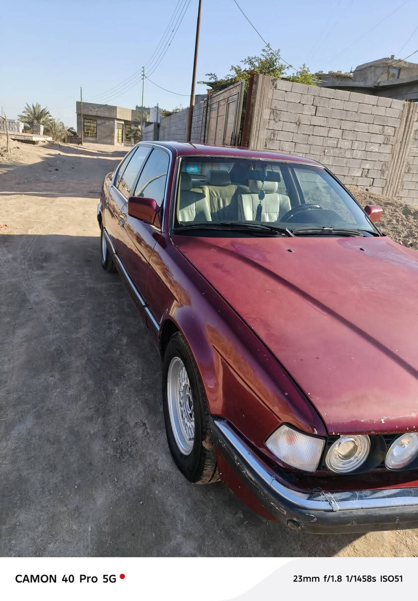 السلام عليكم
BMW 735i مكينة أصل 35
مديل 1989 
محدث بجم عريض 
سيارة جاهزة من كل شيء ما عدا تبريد وترتيب صبغ البنيد
سنويتهة لسنة 13/1/2027 تنتهي 
السيارة كلش حلوى السعر 55$ وبيهة مجال بسيط 
***********

