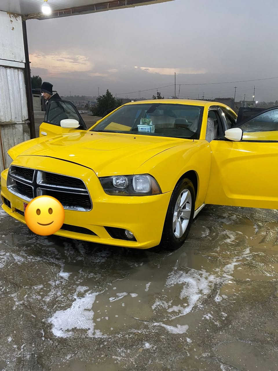 سلام عليكم ورحمة الله وبركاته جارجر موديل 12 رقم صدامي عليهه هيئه وغرامات وبيهه كصه قماره السياره اصولي اصولي
وحداديه حيل تعبانه للتاكيد 
للمراوس فقط 
وذا الانتراء افانتي عادي 
رقمي ***********
