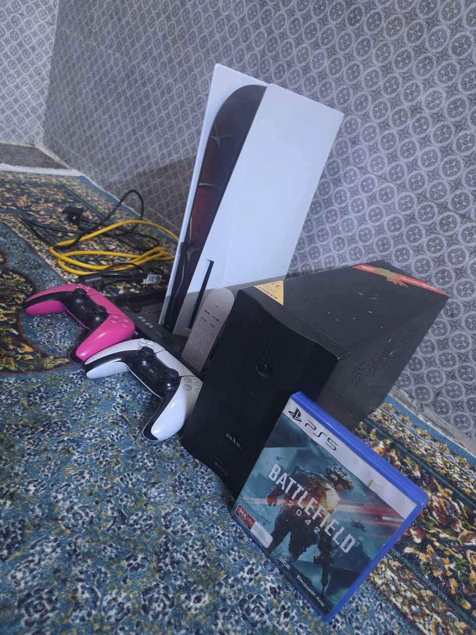 بلي 5 اخر اصدار نضام 13 00
مع لعبة بتل فيلد اون لاين 
ملحقات كاملة 
1 قاعدة بلي فايف ويدات 
2 جوستك عدد 2 
3 يو بي اس اصلي من شركة مكسيما 
4 ذاكرة 825 كيكا 
ملاحضة البلبي بي اشتراك بلس مدة شهر 
يعني جاهز مابي اي نقص 
سعر هاذة العرض كلة 750 الف بي مجال قليل 
*********** مكاني بغداد شعب 
وعندي توصيل وين ما جنت اب 5 الف
